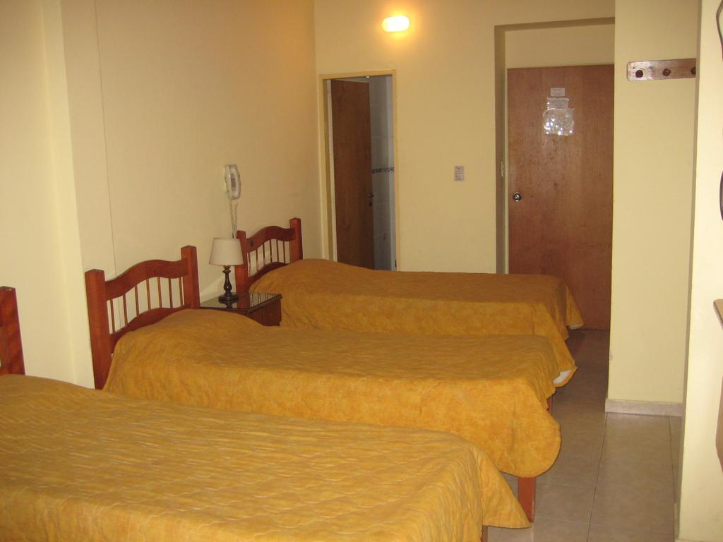 Hotel Colonial Buenos Aires Oda fotoğraf